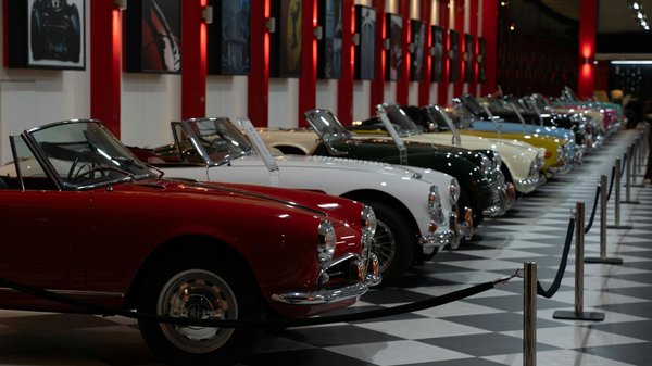 Quel est le meilleur moyen de maintenir un niveau de liquide de refroidissement optimal pour éviter la surchauffe du moteur?