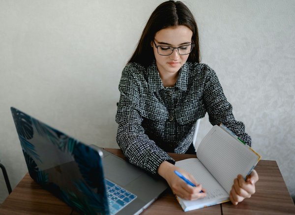Auto-école en ligne agréée par l'État : pourquoi ce choix ?